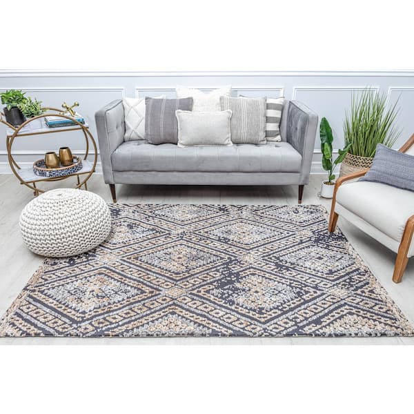 Gianna Charcoal Diamond 5'0"x7'0" Bohemian Area Rug