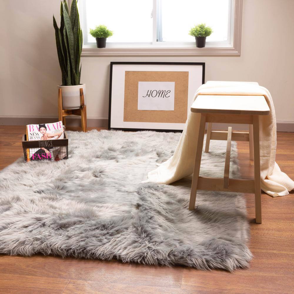 Gray Faux Sheepskin Fur Shag Area Rug 3' x 5'