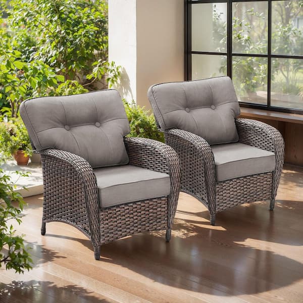 Twrap Brown Wicker Outdoor Lounge Chairs with 5 in. Thick Gray Box-Edge Cushions (2-Pack)