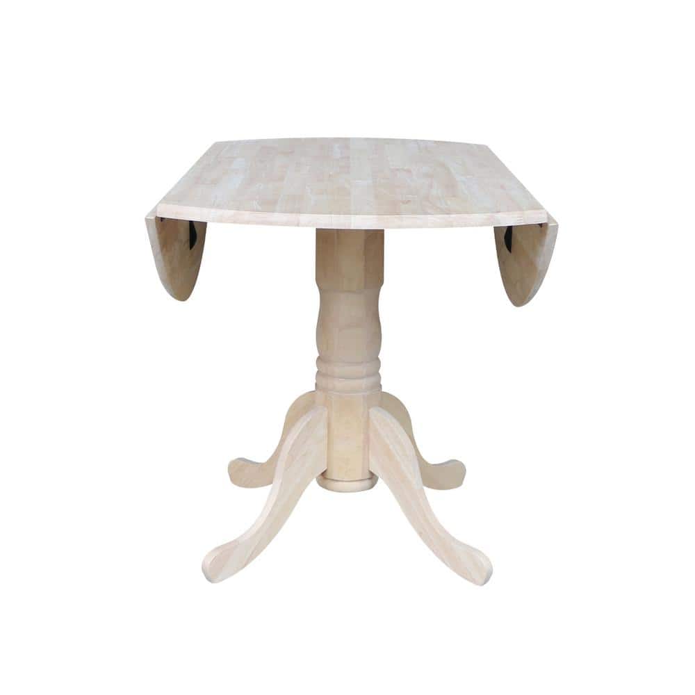 44.5" Round Extendable Wood Dining Table in Contemporary Style