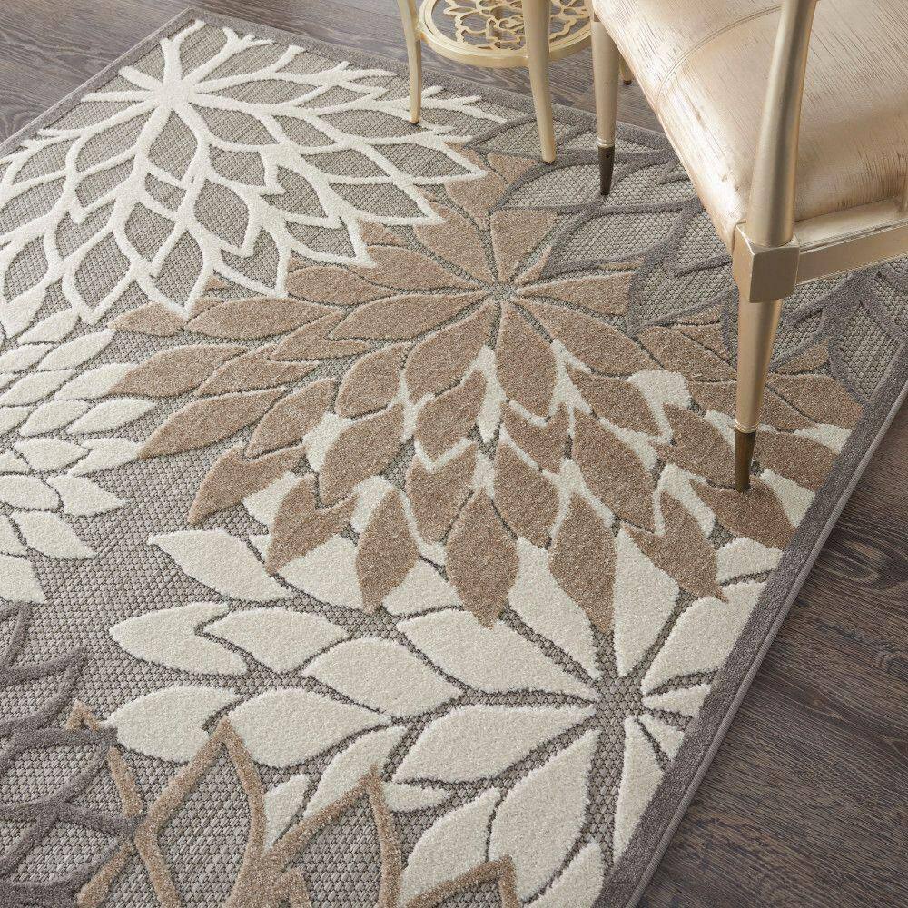 Handwoven Traditional Floral Medium Rug in Gray and Brown