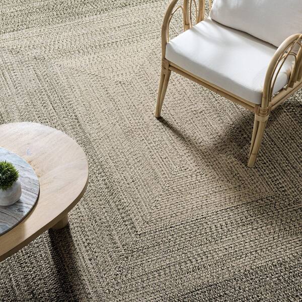 Braided 6 x 9 Beige/Green Border Washable Area Rug