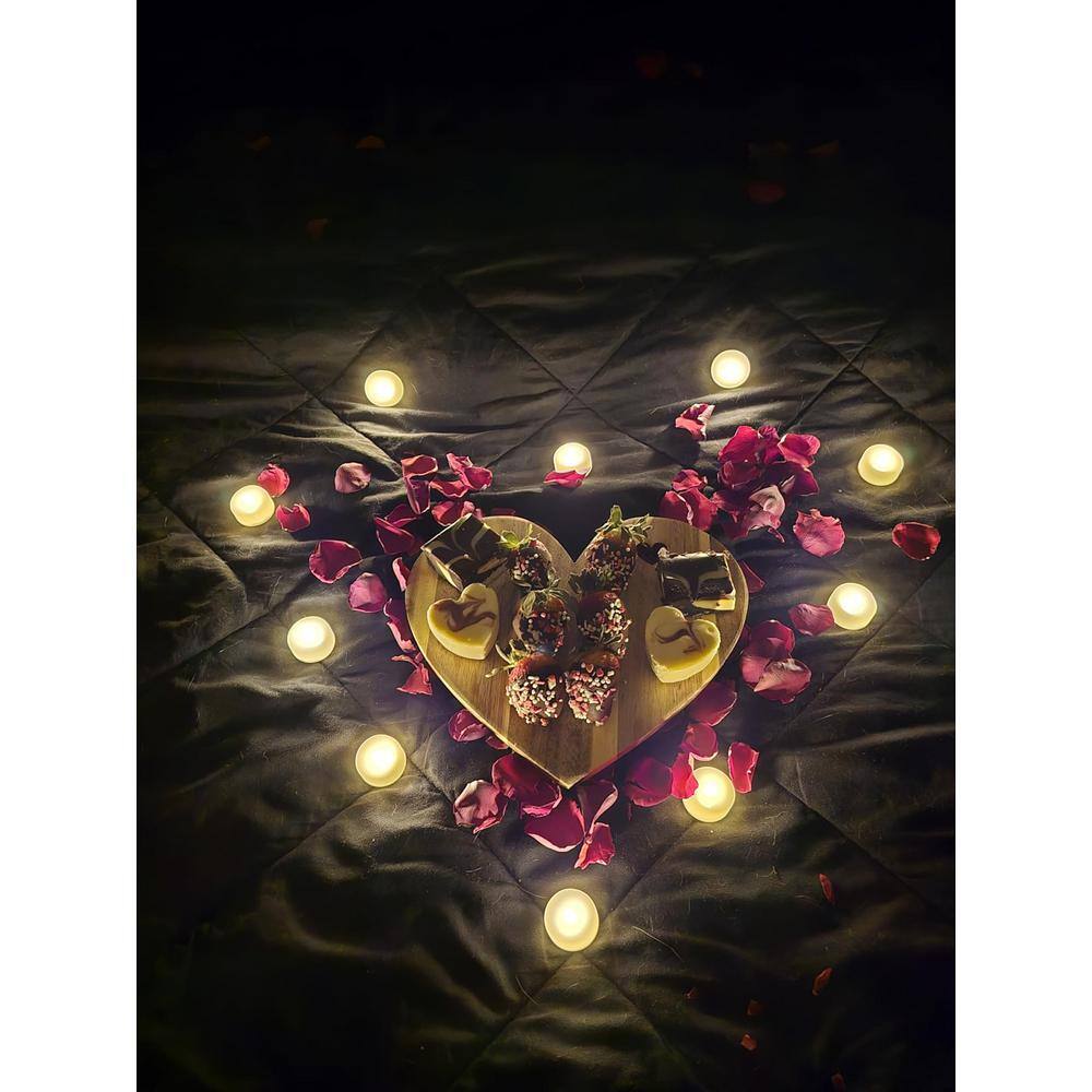 Heart Shaped Natural Brown Acacia Wood Cutting Board