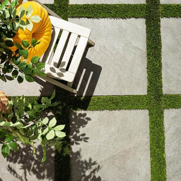 MSI Emerald Green 0.33 ft. x 25 ft. x 30 mm Cut to Artificial Turf Strips