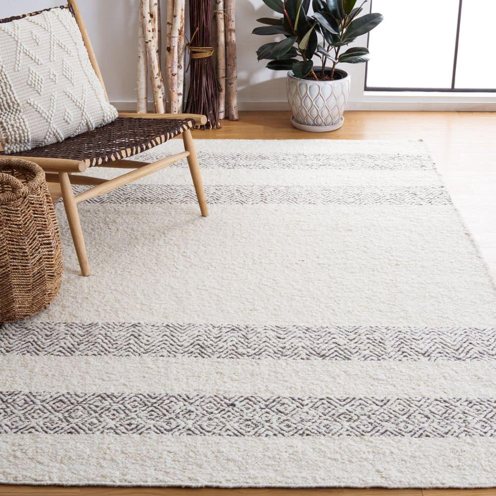 Natura 2 ft. x 3 ft. Ivory/Black Solid Color Multi-Diamond Area Rug price history on PriceWatchPro