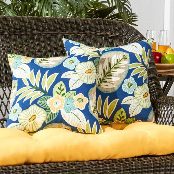 2-NWT LOVE newest MARLO DECORATIVE PILLOWS