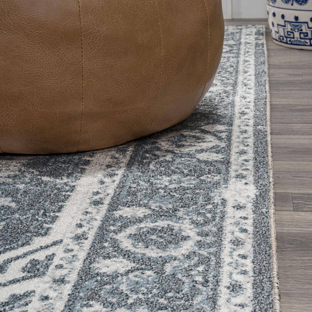 Keesha Blue and Cream Medallion Washable Area Rug 3' x 5'