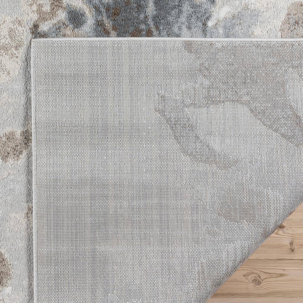 Gray Floral Patterned Synthetic 5' x 7' Area Rug