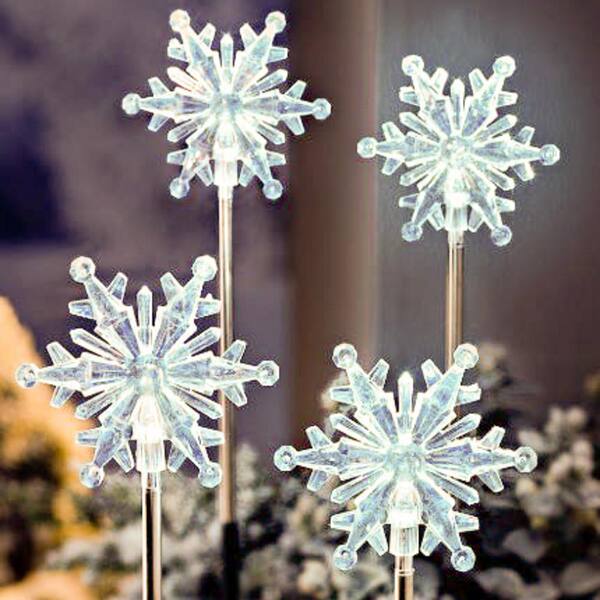 LUMABASE 15 in. Battery Operated Snowflake Yard Lights (Set of 4
