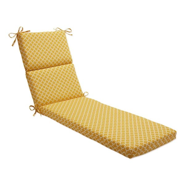 Pillow Perfect 21 x 28.5 Outdoor Chaise Lounge Cushion in Yellow/White Hockely