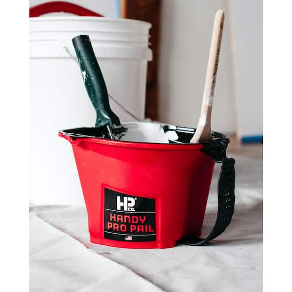HANDy 16 oz. Solvent Resistant Paint Pail with Brush Holder - Ergonomic  Handle, Magnetic Brush Holder