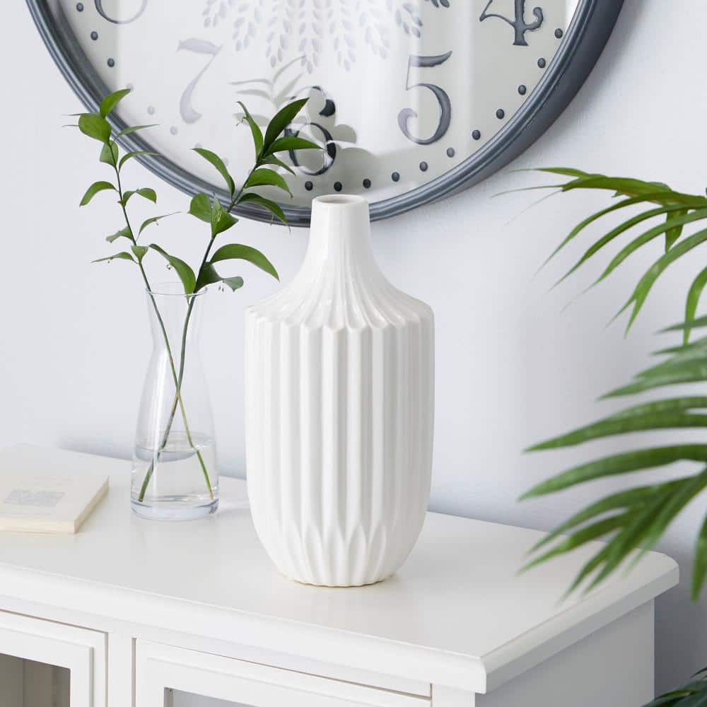 Sleek Elegance Glossy White Ceramic Bud Vase