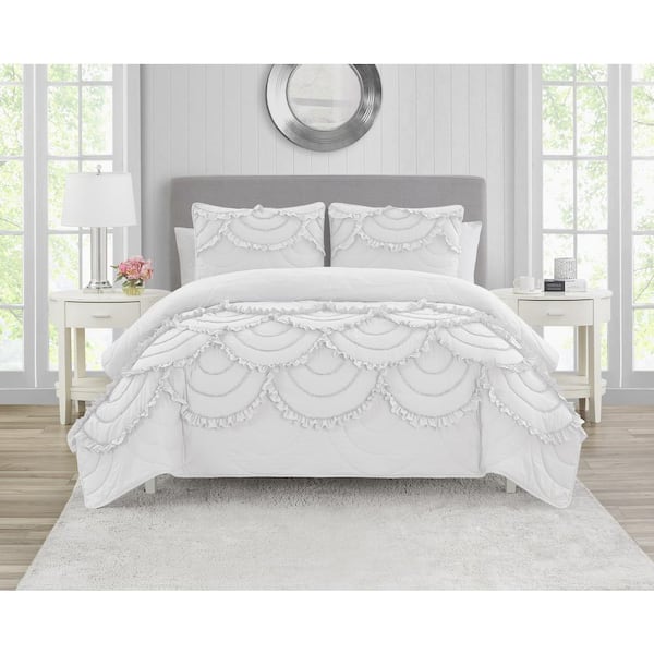 DESIGN STUDIO Scallop Ruffle White 3-Piece Garment Washed Soft Solid Microfiber King Quilt Set