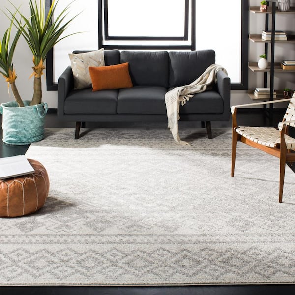 Adirondack Ivory/Silver 8 ft. x 8 ft. Square Diamond Geometric Area Rug