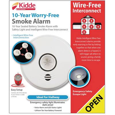 10 Year Worry-Free Hardwired Smoke Detector with Intelligent Wire-Free Voice Interconnect and Safety Light