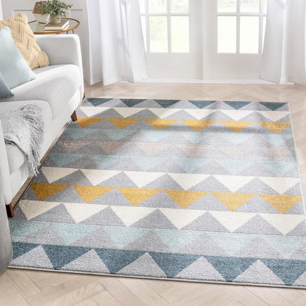Nova Gray Geometric 5' x 7' Synthetic Area Rug