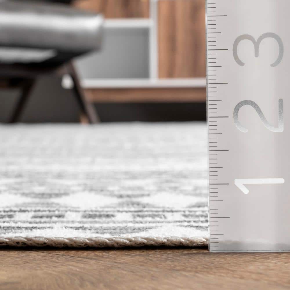 Gray Geometric Machine Washable Area Rug, 2' x 3'