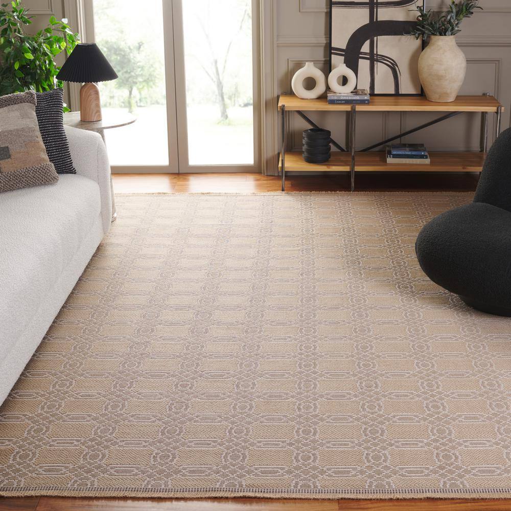 Ivory Geometric Patterned 4' x 6' Wool Blend Area Rug
