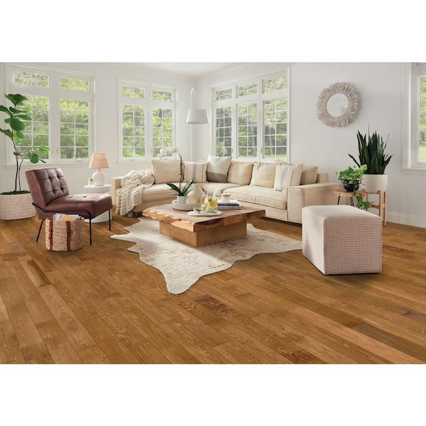 Bruce American Vintage Prairie Oak 3/4 in. T x 5 in. W Scraped Solid Hardwood Flooring (23.5 sq.ft./ctn)