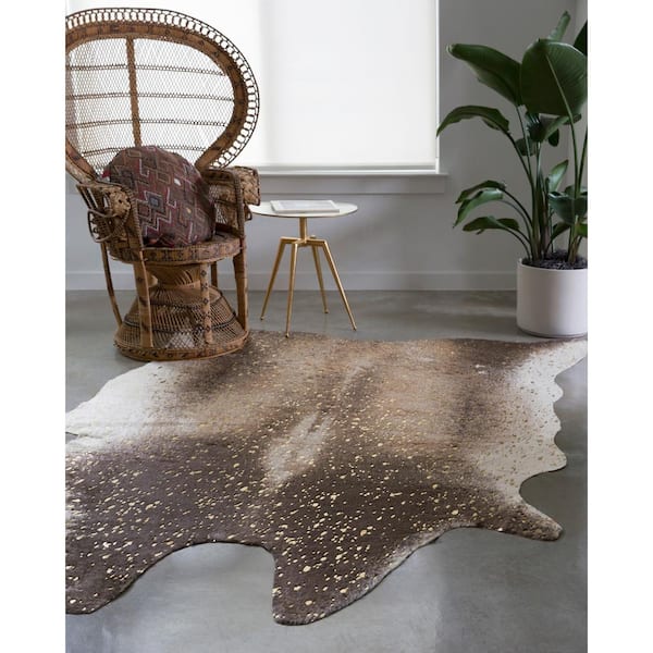 Bryce Mocha/Gold 3 ft. 10 in. x 5 ft. Modern Faux Cowhide Area Rug