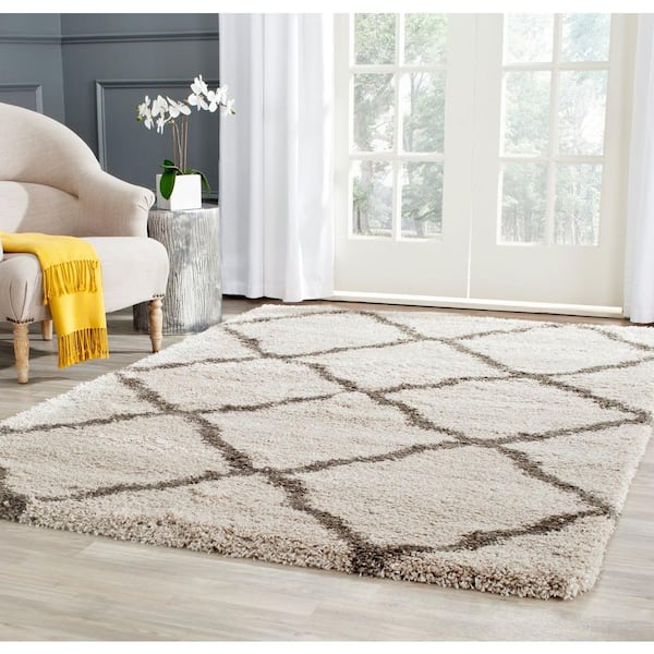 SAFAVIEH Belize Shag Taupe/Gray 4 ft. x 6 ft. Geometric Trellis Area Rug