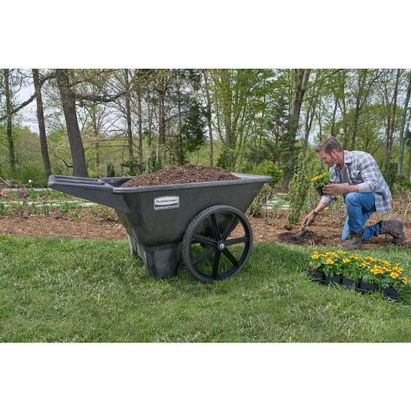 https://images.thdstatic.com/productImages/e1043d58-4790-4605-891b-6be280aca572/svn/rubbermaid-commercial-products-garden-carts-fg564200bla-40_600.jpg