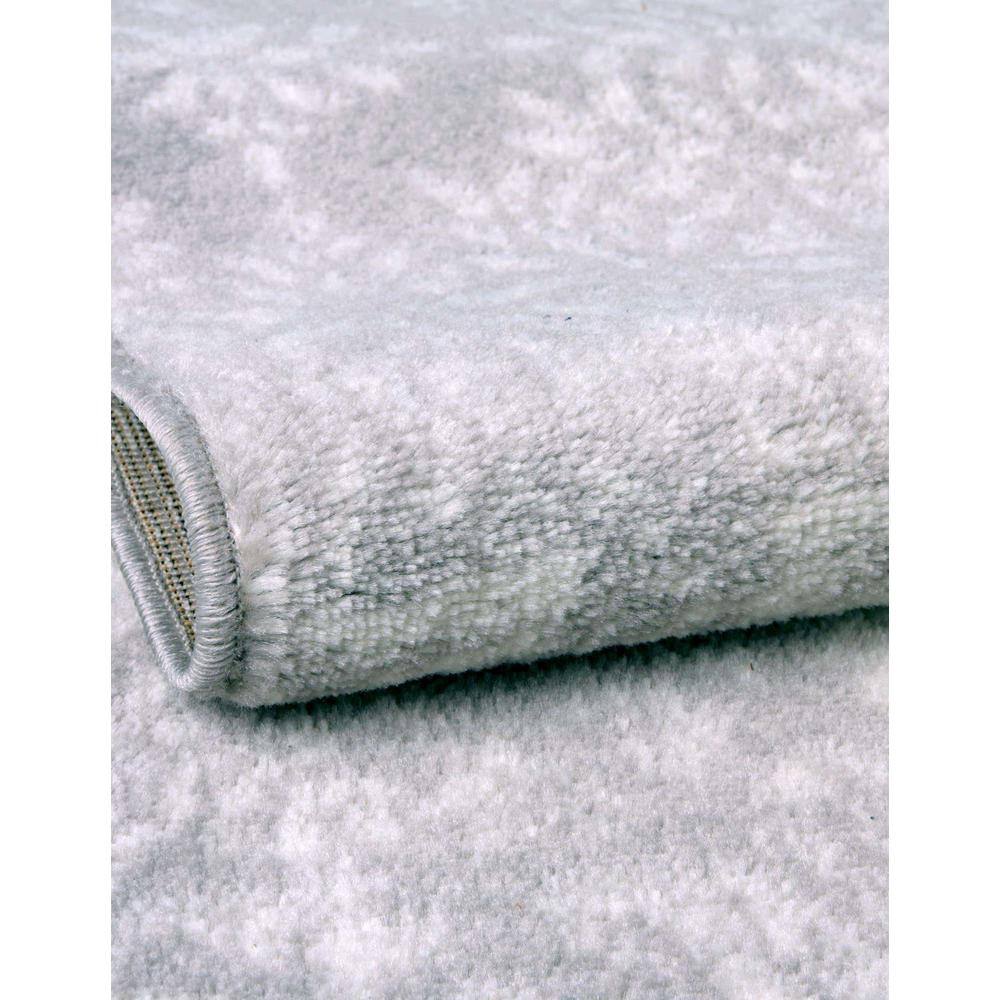 Elegant Monte Carlo 5' Square Light Gray Floral Synthetic Rug