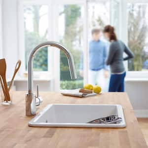 Concetto Single-Handle Pull-Out Sprayer Kitchen Faucet 1.75 GPM in StarLight Chrome
