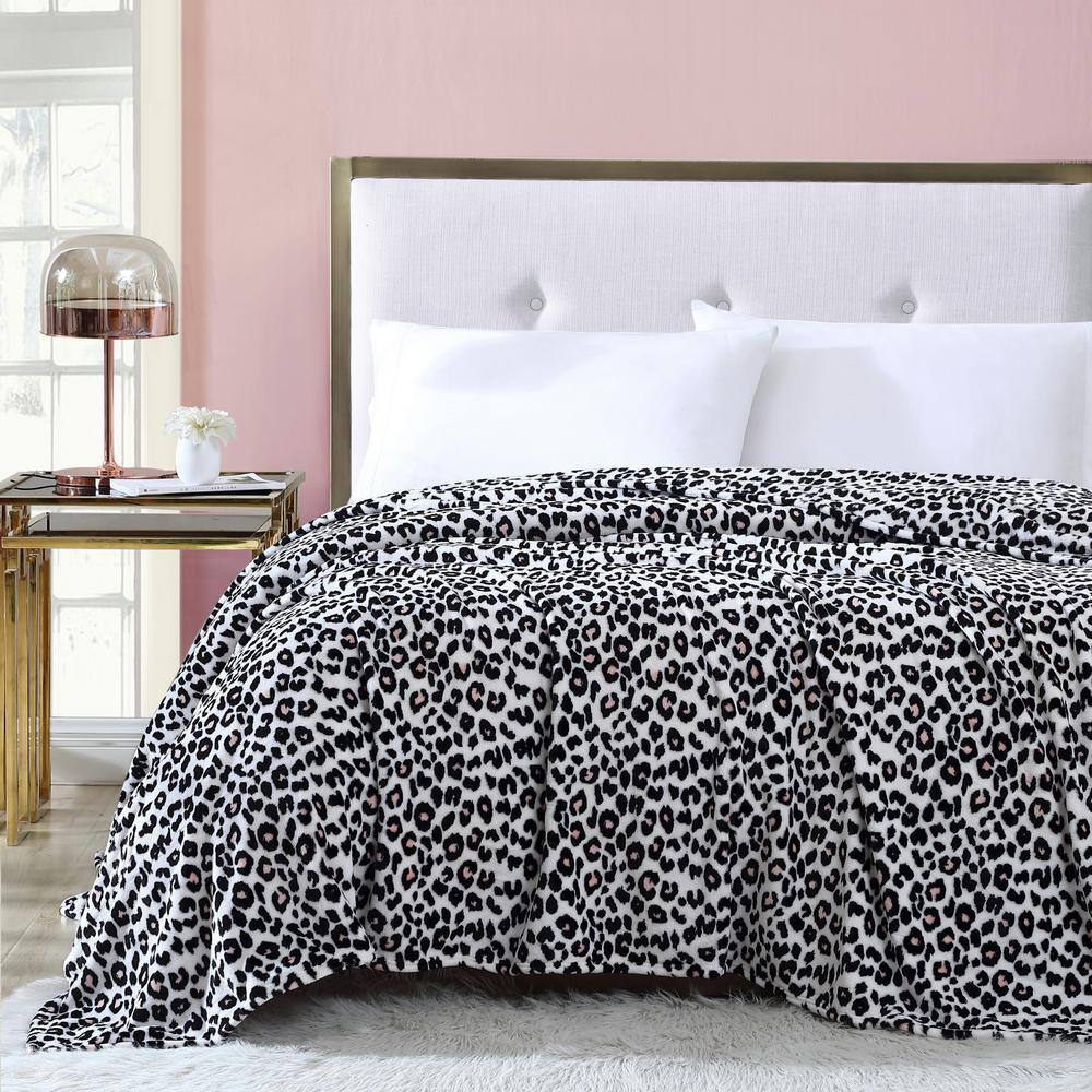 Full/Queen Pink Leopard Print Fleece Blanket