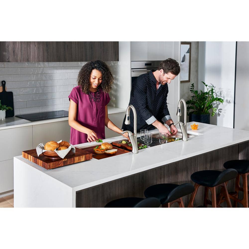 33-inch Stainless Steel Farmhouse Workstation Sink with Accessories