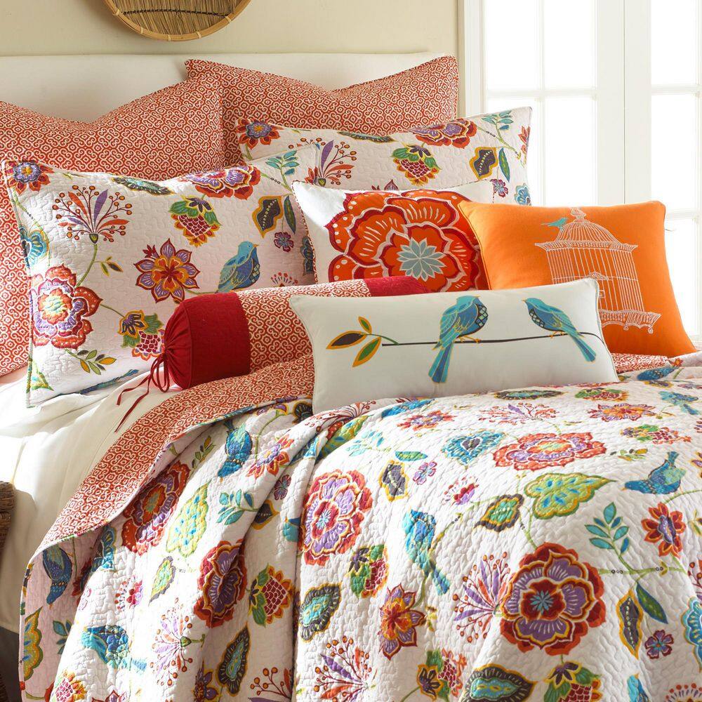 Abigail Full/Queen Reversible Cotton Floral Quilt Set in White and Multi