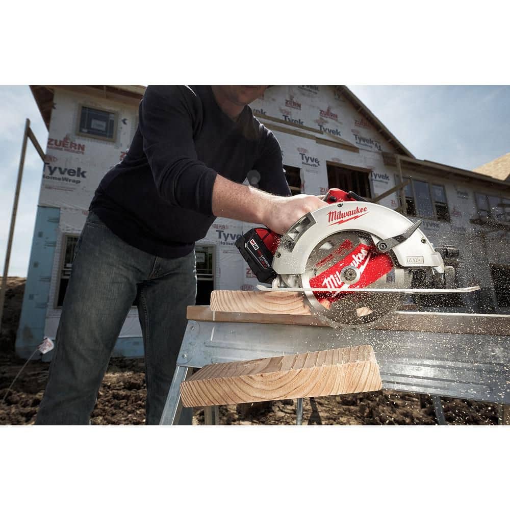 Milwaukee M18 18V Lithium Ion Brushless Cordless 7 1/4 in. Circular Saw Tool Only - Image 5