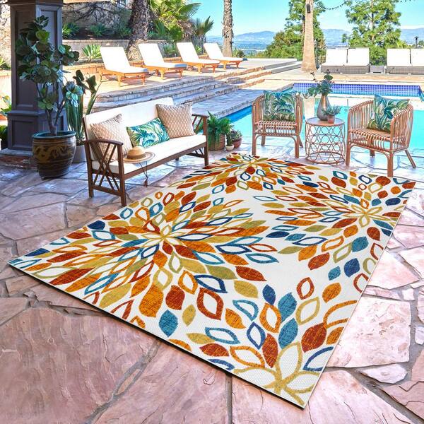 Fosel Zelda Ivory 6 ft. x 9 ft. Floral Indoor/Outdoor Area Rug