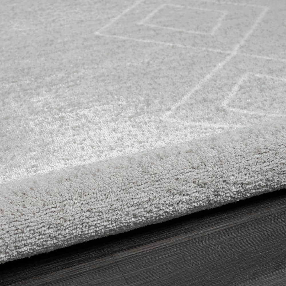 Calixta Reversible Gray Shag Area Rug 5' x 7'