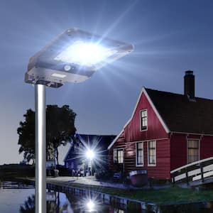 Solar Powered Black 1600 Lumens Motion Activated Outdoor Integrated LED Landscape Flood Light