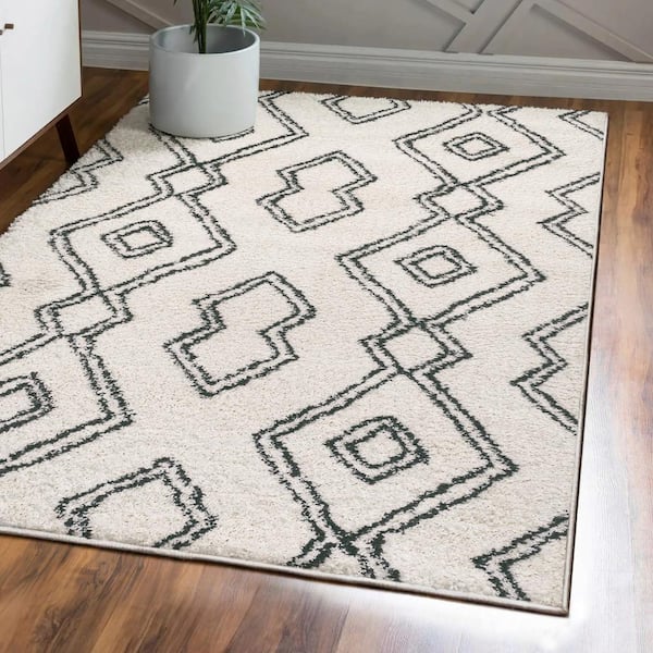 JONATHAN Y Deia Moroccan Style Diamond Shag White/Black 8 ft. x 10 ft. Area Rug