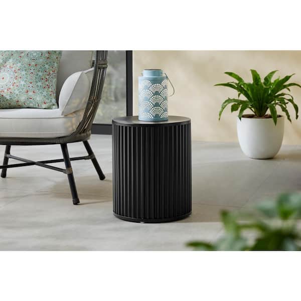 BLACK METAL OUTDOOR PATIO SIDE TABLE