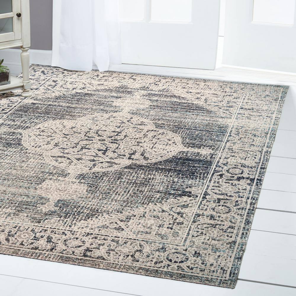 Navy Blue and Ivory Medallion Indoor/Outdoor Area Rug