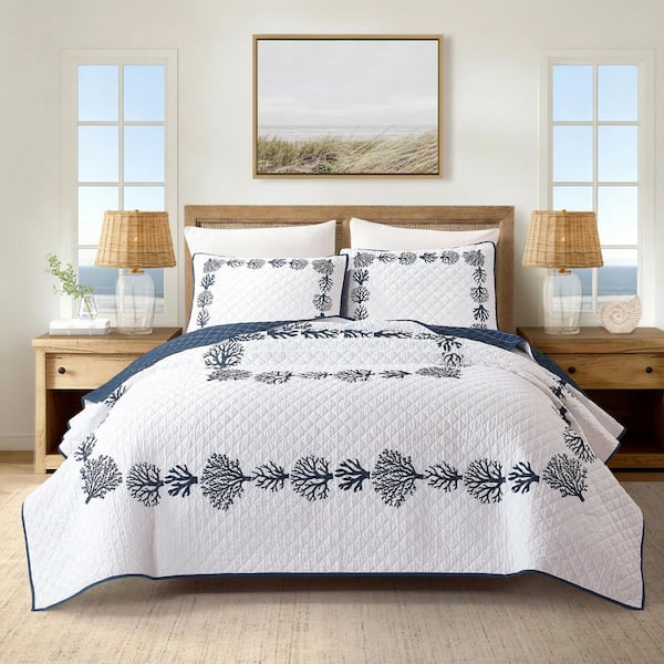 Modern Heirloom Tranquil Reef 3-Piece White/Blue Coastal Cotton King Quilt Set