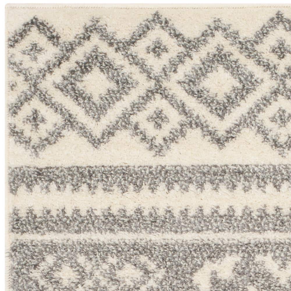 Chic Ivory & Silver Hand-Knotted Synthetic Area Rug - 2'6" x 4'