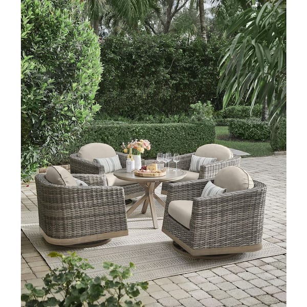 Hampton Bay Global Tan 5 ft. x 7 ft. Indoor/Outdoor Patio Area Rug 3018816  - The Home Depot