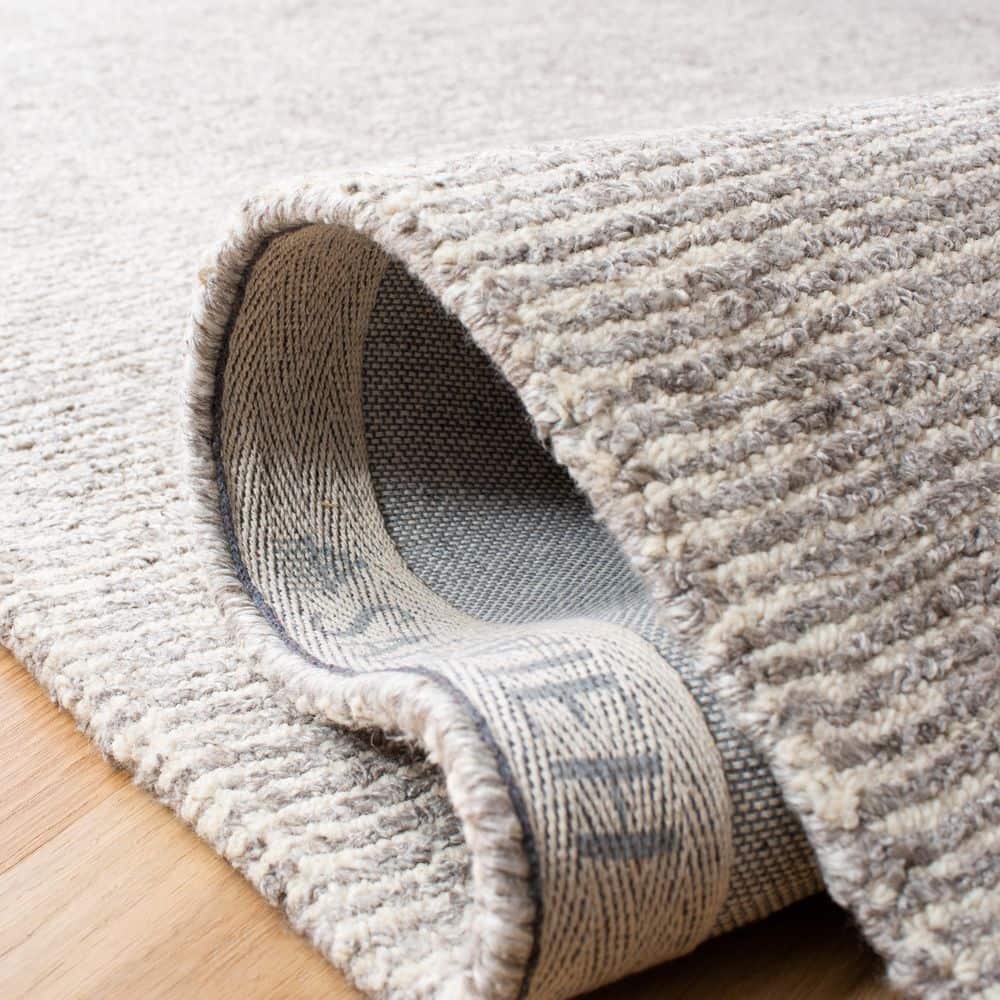 Gray Hand-Tufted Wool and Viscose 4' x 6' Area Rug