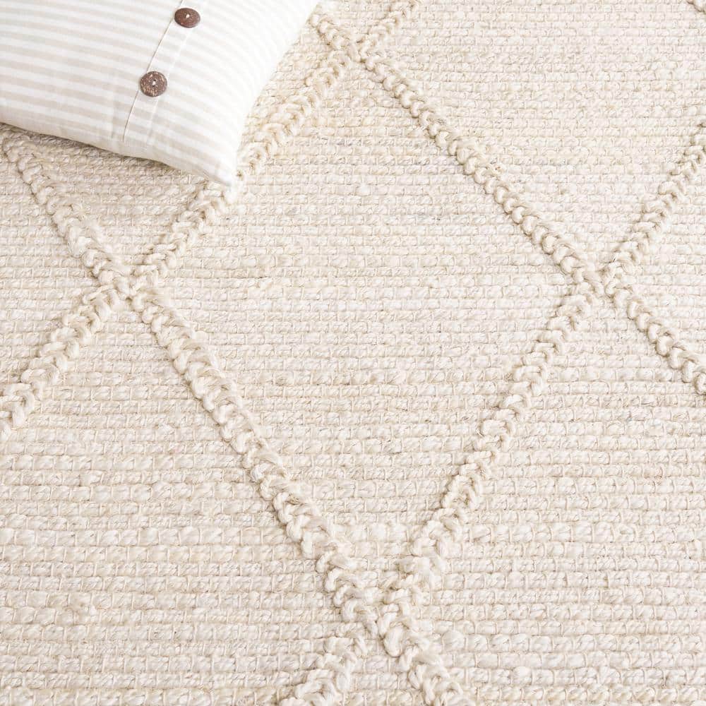 Natural Wool Diamond Tufted 5' x 8' Area Rug