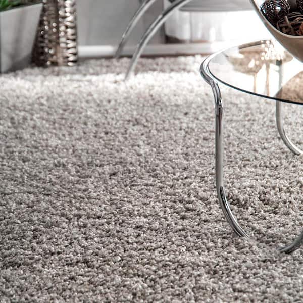 nuLOOM Marleen Plush Shag Area Rug