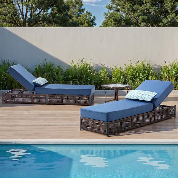 ArcoBay 3-Piece Brown Wicker Outdoor Chaise Lounge with 5 in. Thick Navy Blue Cushions and Side Table