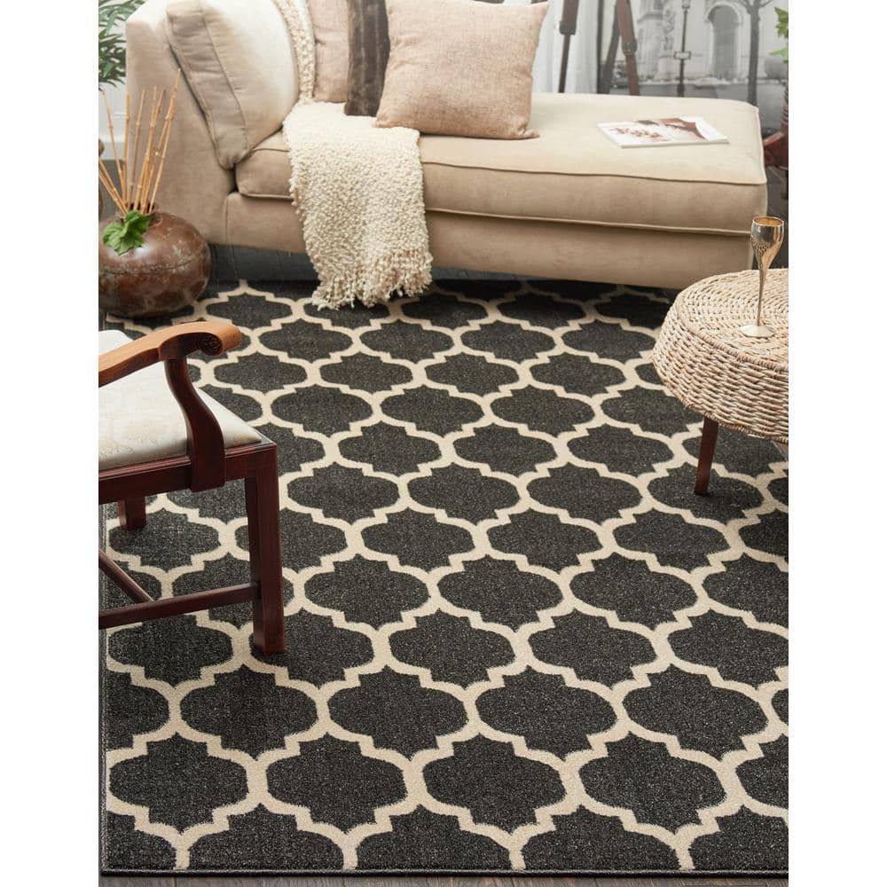 Black Synthetic Trellis 6' x 9' Reversible Washable Rug