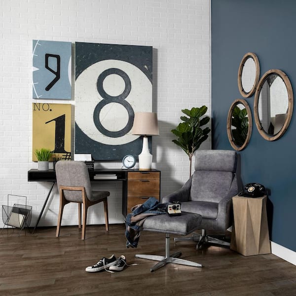Medium Round Naturally Finished Wood Classic Mirror (28.0 in. H x 28.0 in. W)