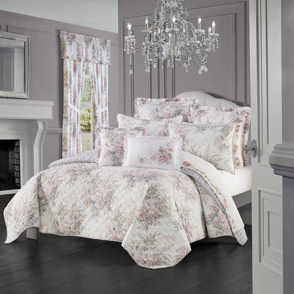 Estelle Blush Polyester King/California King 3-Piece Quilt Set