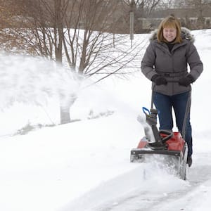 Power Clear 518 ZE 18 in. Single-Stage Gas Snow Blower