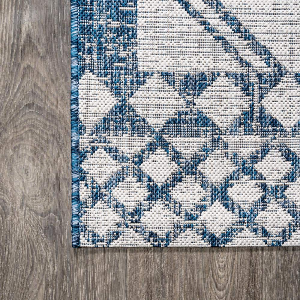 Ivory/Blue Synthetic Medallion Rectangular Easy-Care Rug